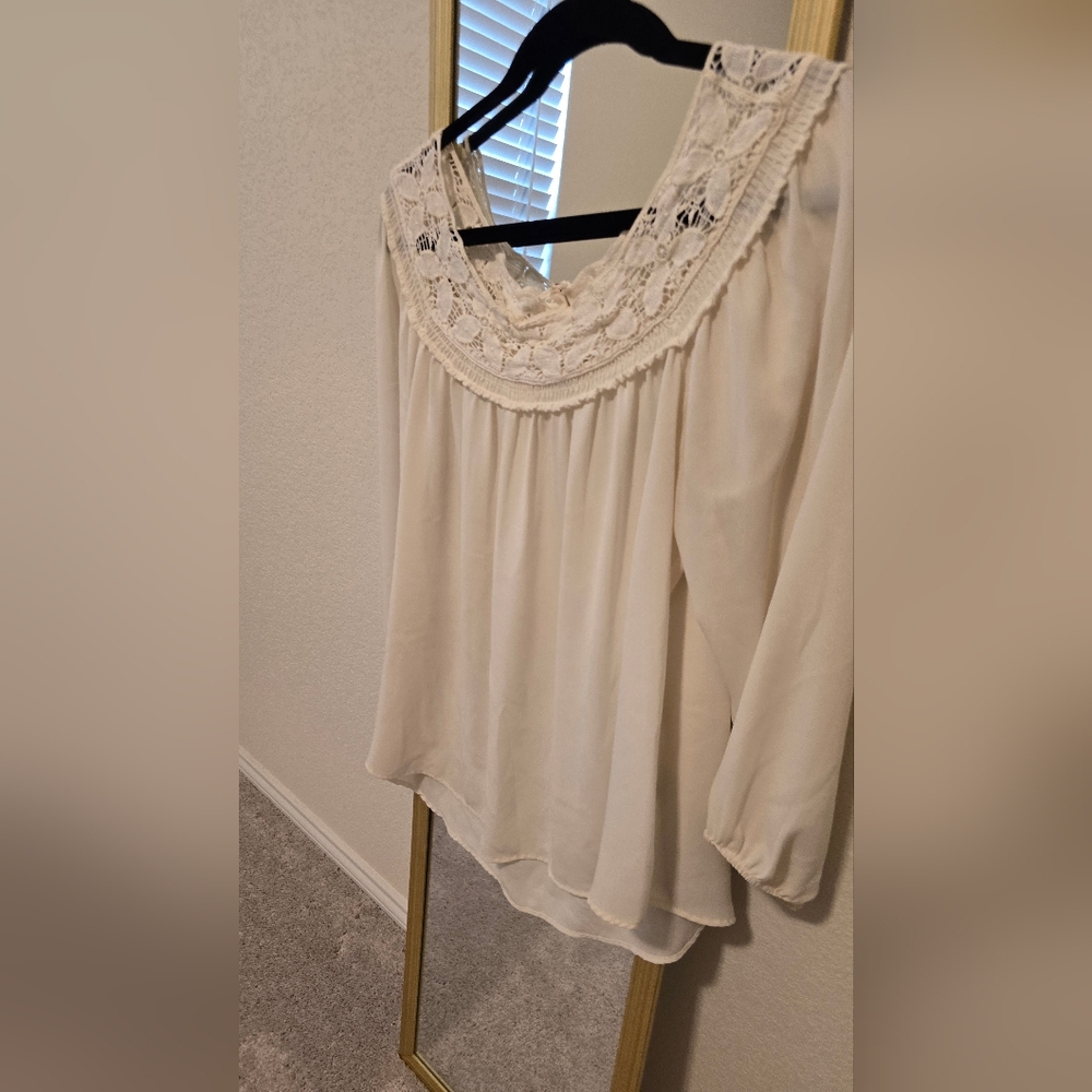 Daniel Rainn Cream Long Sleeve Ruffled Blouse